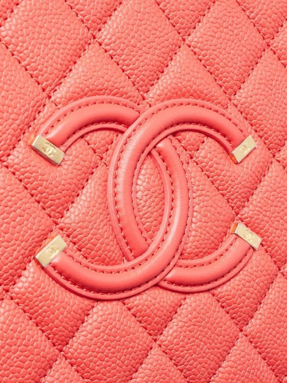 Chanel Red Quilted Caviar Leather Filigree Vanity Case Bag - Picture 9 of 12